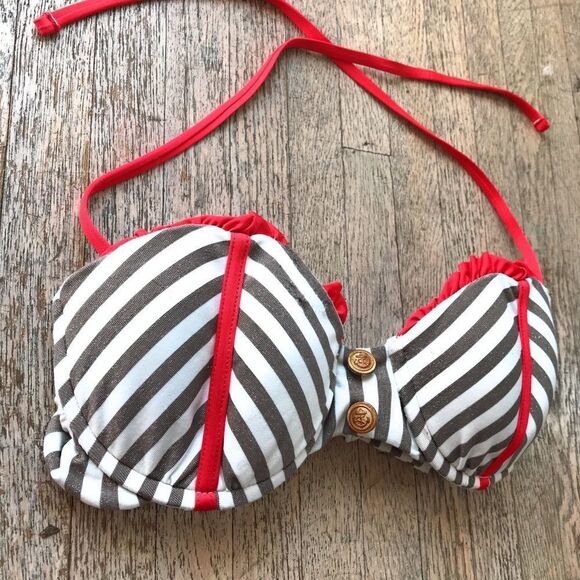 Beach Bunny We Found Love Padded Bikini Top - Picture 5 of 8
